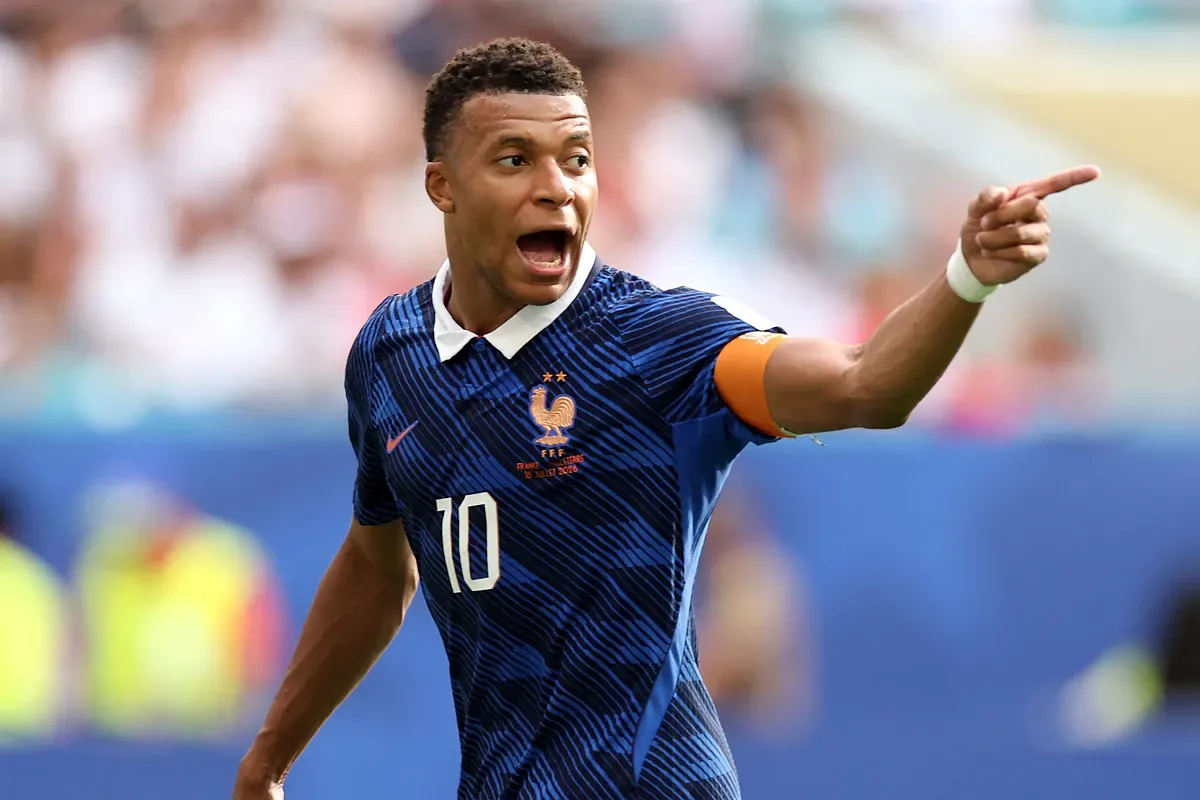 Mbappé lidera la tabla de goleadores y supera a Messi en el Mundial