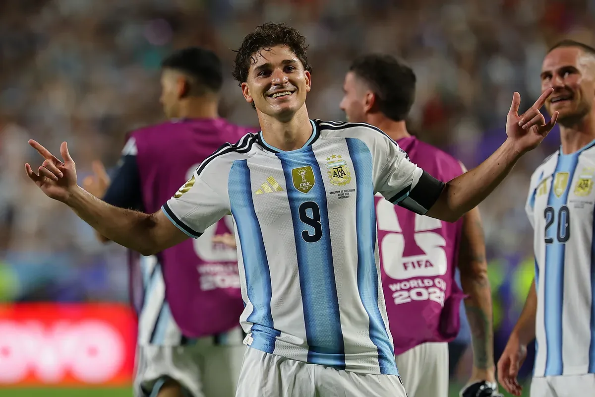 El Atlético de Madrid rechaza ofertas por Julián Álvarez y reafirma su permanencia