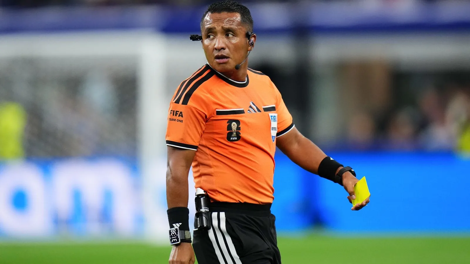 Quién es Iván Barton, el árbitro salvadoreño encargado de dirigir la semifinal entre Francia y España y primero en aplicar la 'ley Vinicius' en el Mundial