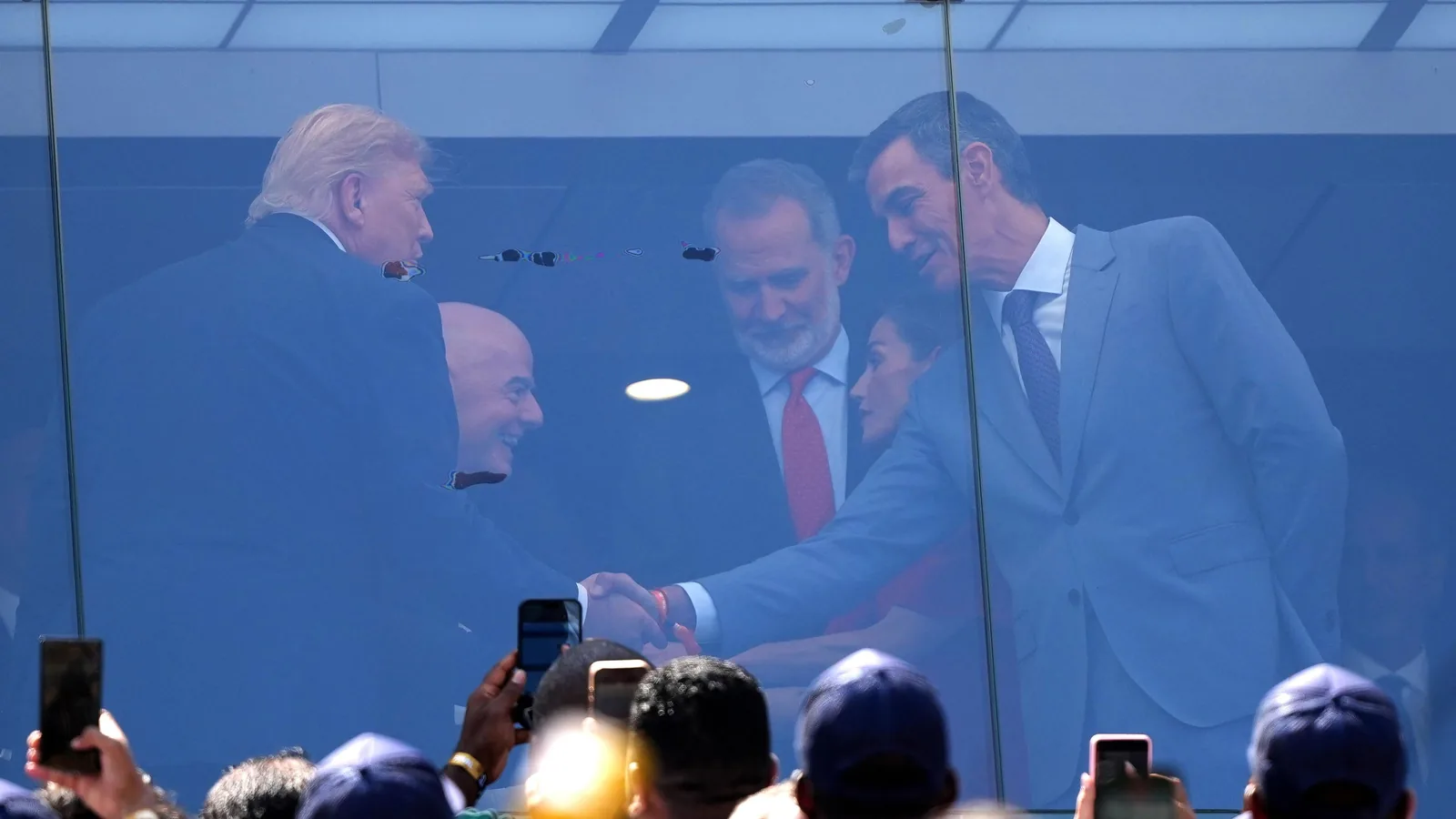 Encuentro en el palco: Trump y Sánchez aparcan tensiones en la final del Mundial