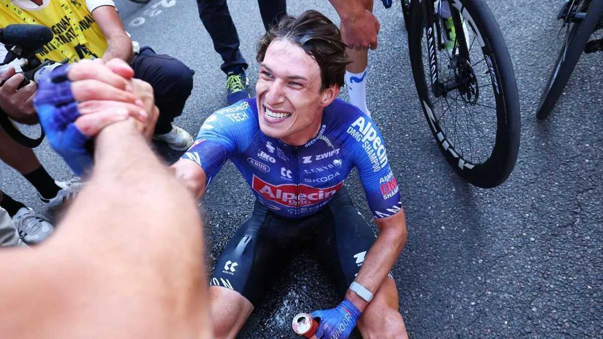 Jasper Philipsen gana al ‘sprint’ una etapa del Tour de Francia convertida en una clásica | Ciclismo | Deportes - EL PAÍS