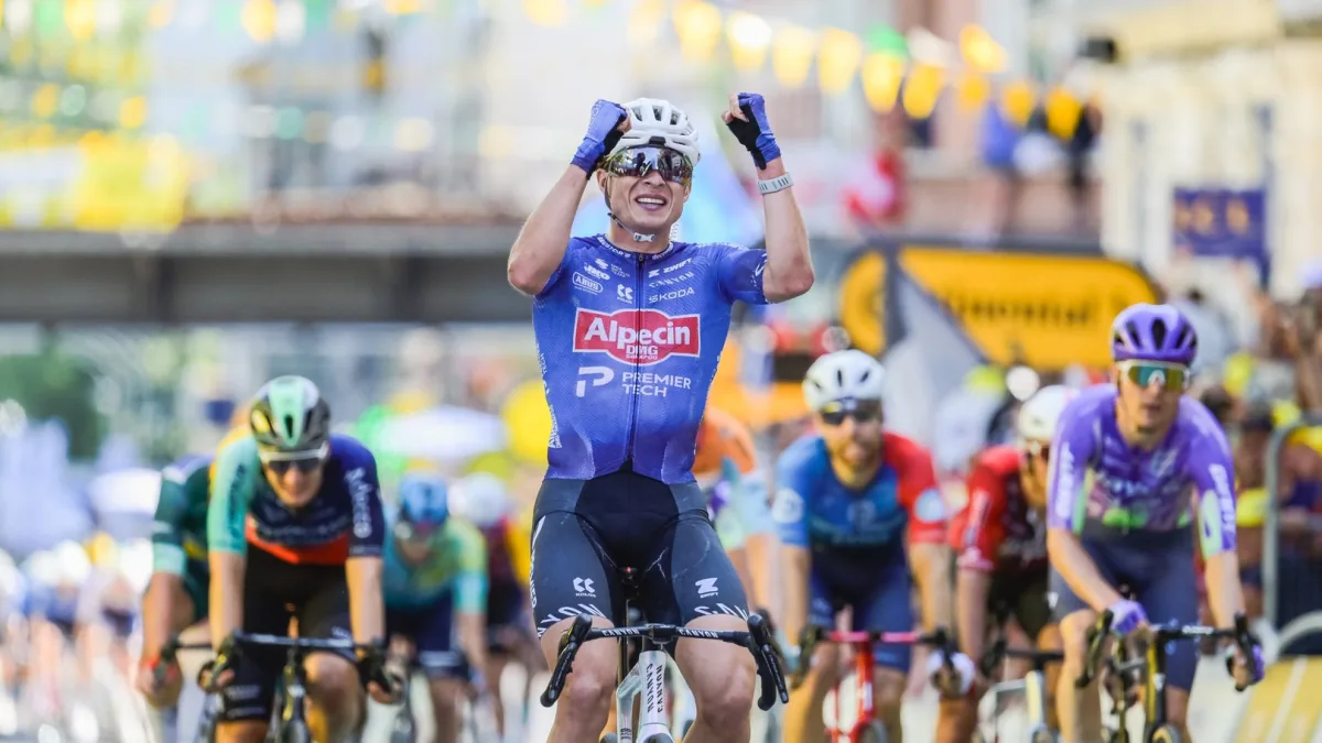 Jasper Philipsen gana al ‘sprint’ una etapa del Tour de Francia convertida en una clásica | Ciclismo | Deportes - EL PAÍS
